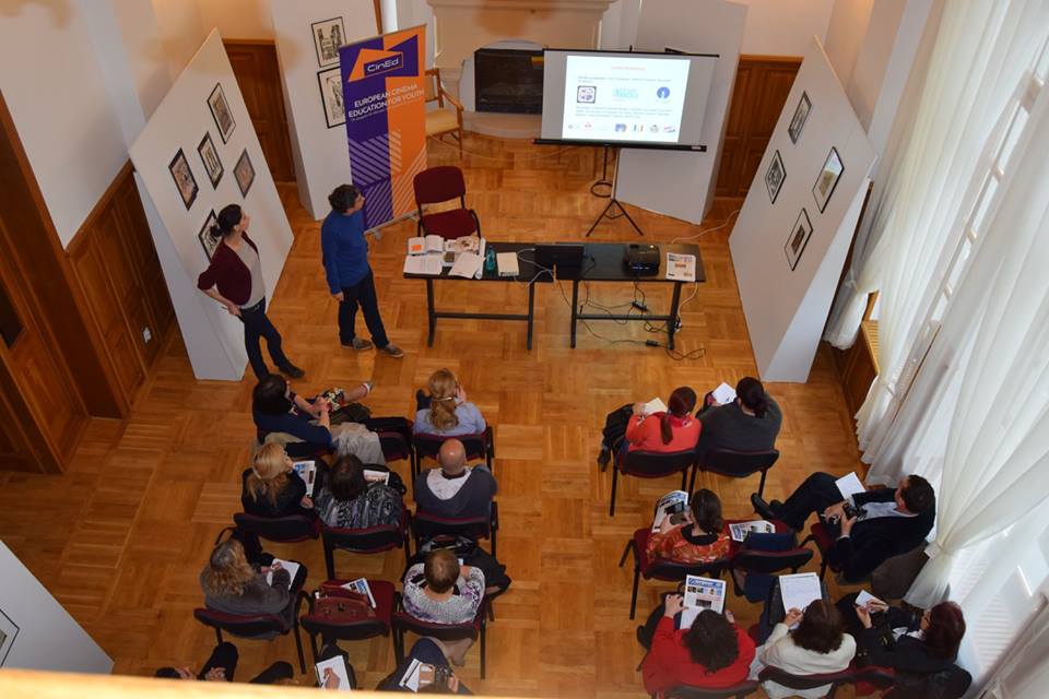 Școala Intuitext susține cultura din România